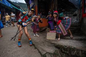 BIB: 6188, 1999
                            <button type="button" onclick="openModal(22795683)" class="btn btn-primary btn-sm float-right btn-popup" data-toggle="modal" data-target=".modal-high-quality">
                        <i class="fas fa-shopping-cart"></i> Add to Cart
                    </button>
                                            <button type="button" onclick="isThisMe(22795683, true)" class="btn btn-success btn-sm float-right btn-popup btn-isme hidden" data-toggle="tooltip" data-placement="bottom" title="นี่คือรูปของคุณใช่ไหม คลิกที่นี่เพื่อเอาเข้าอัลบั้ม">
                        <i class="fas fa-plus"></i> Add to album
                    </button>
                    <button type="button" onclick="isThisMe(22795683, false)" class="btn btn-warning btn-sm float-right btn-popup btn-isnotme hidden">
                        <i class="fas fa-ban"></i> Remove from album
                    </button>